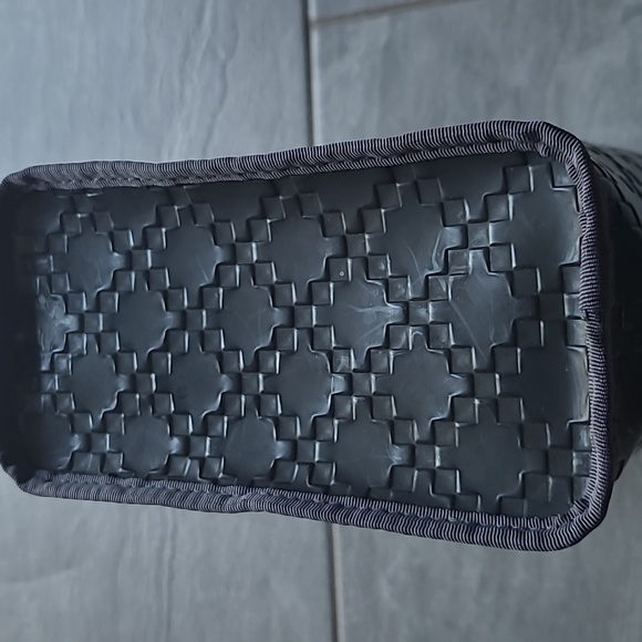 Gucci make up bag. 9.5 x 6.5 x 3.5 - Picture 4 of 7